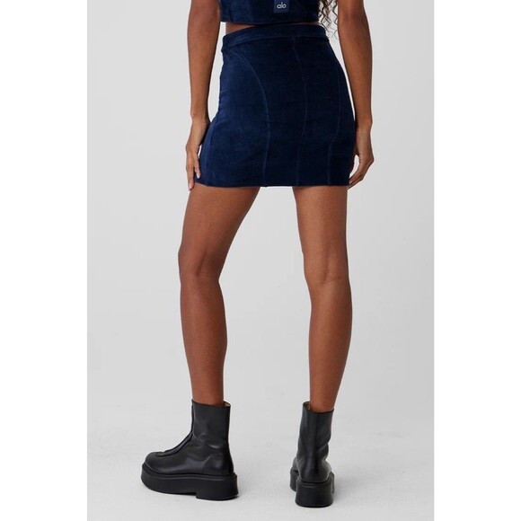 Alo Yoga Corduroy Stretch Mini Skirt Women’s Size Small Navy Blue Plush Comfy - Picture 6 of 6